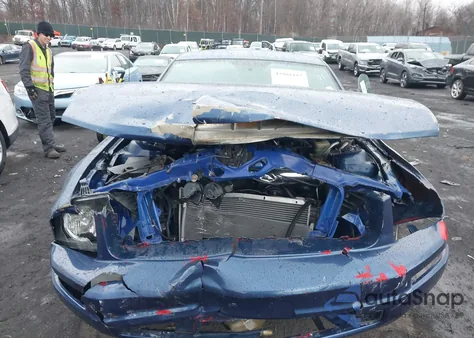 2007 Ford Mustang V6 Deluxe/V6 Premium z USA, uszkodzony, nr VIN 1ZVFT80N975240363